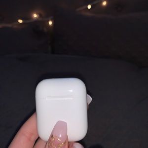 Airpod charging case